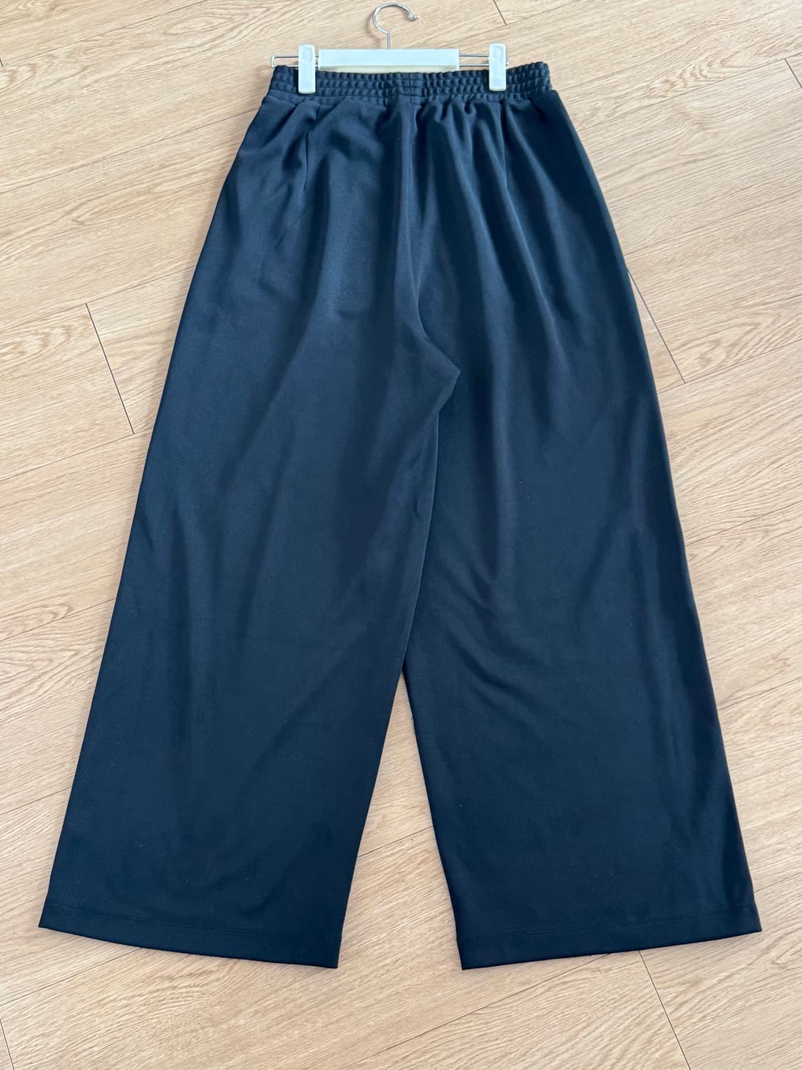 1회착용 블랙 M RECTO 24S/S 트리콧 더블와이드 팬츠   상품이미지9