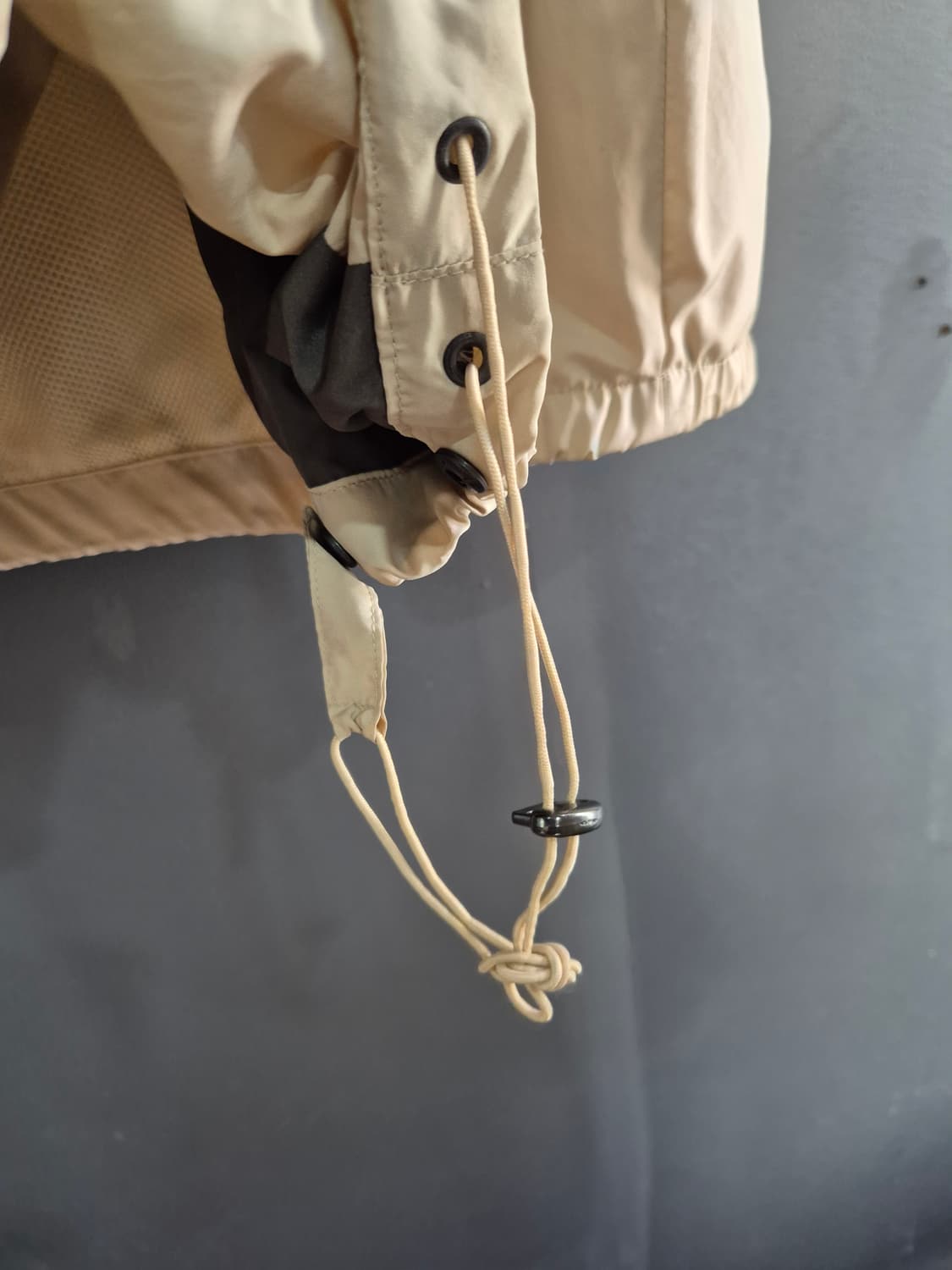 AIGNER 베이지색 바람막이 자켓 XL 상품이미지3