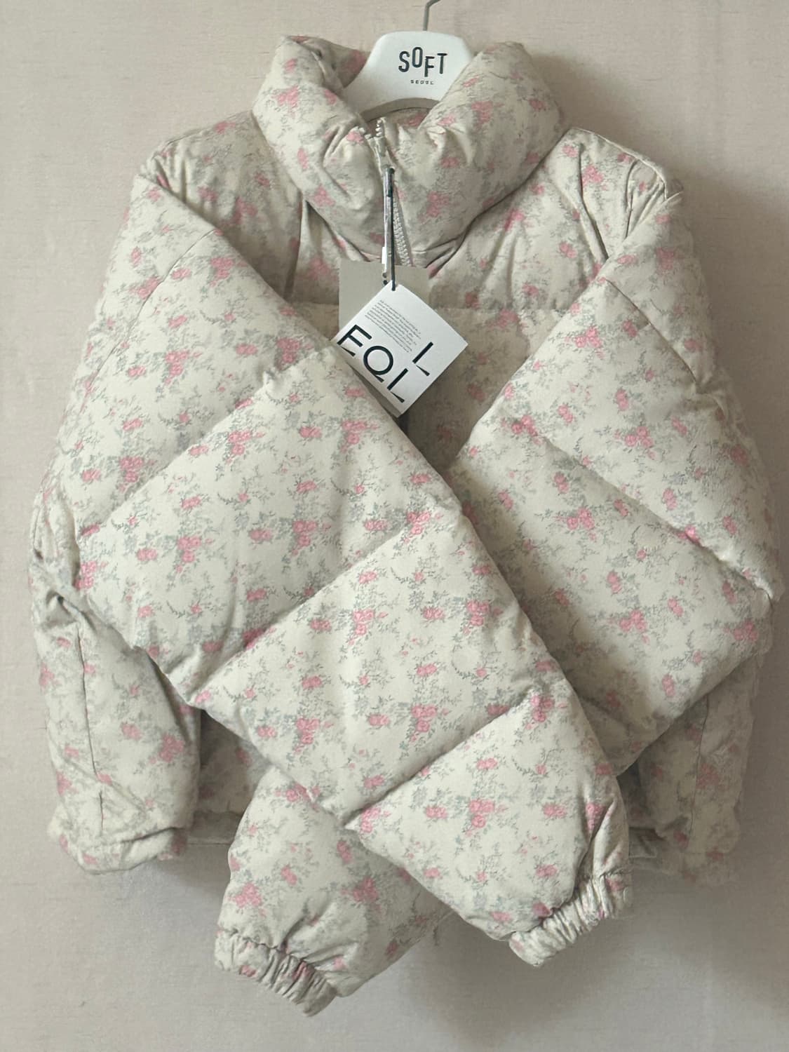 택O) 소프트서울 포기 플라워 숏 패딩 크림 상품이미지5