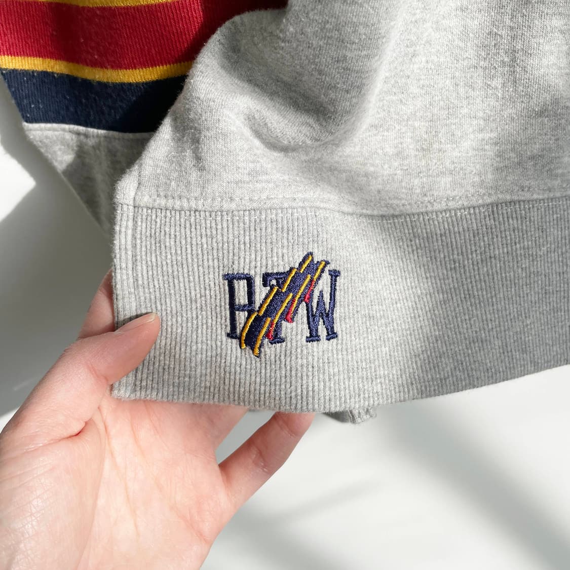 C1 로맨틱크라운 크루넥 맨투맨 L사이즈 상품이미지4