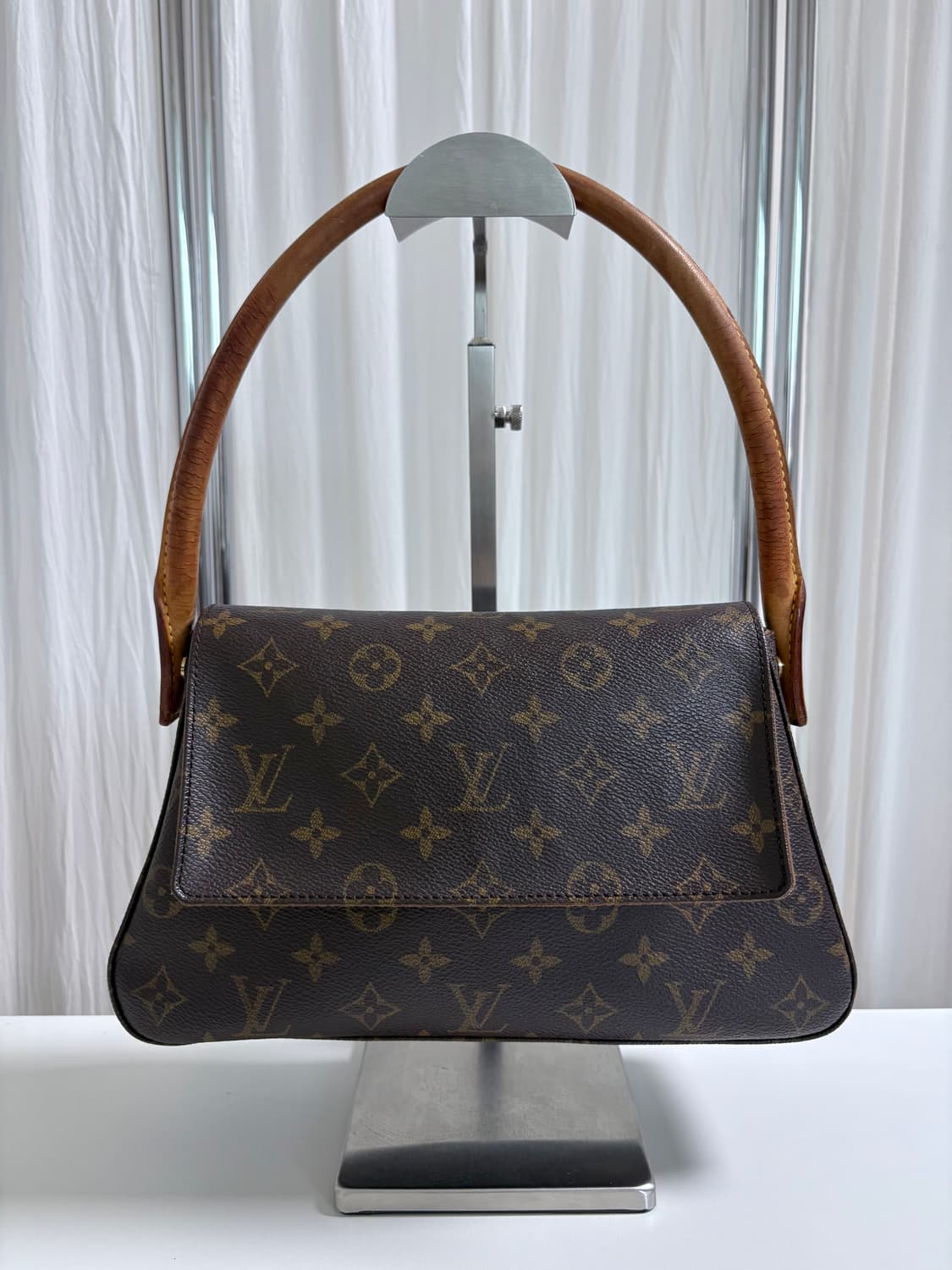 루이비통 루핑 숄더백 상품이미지1