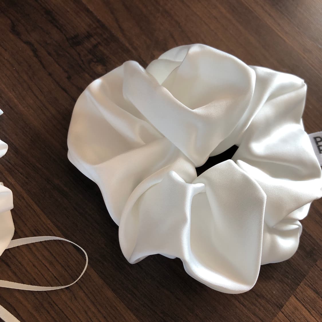 스크런치 2개 새상품 일괄 곱창 헤어슈슈 화이트 로맨틱 발레코어 리본 상품이미지4