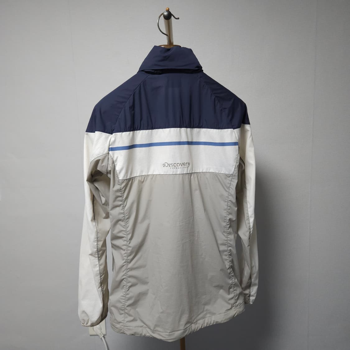 100 ) 디스커버리 남성 홑겹 바람막이 자켓 상품이미지3