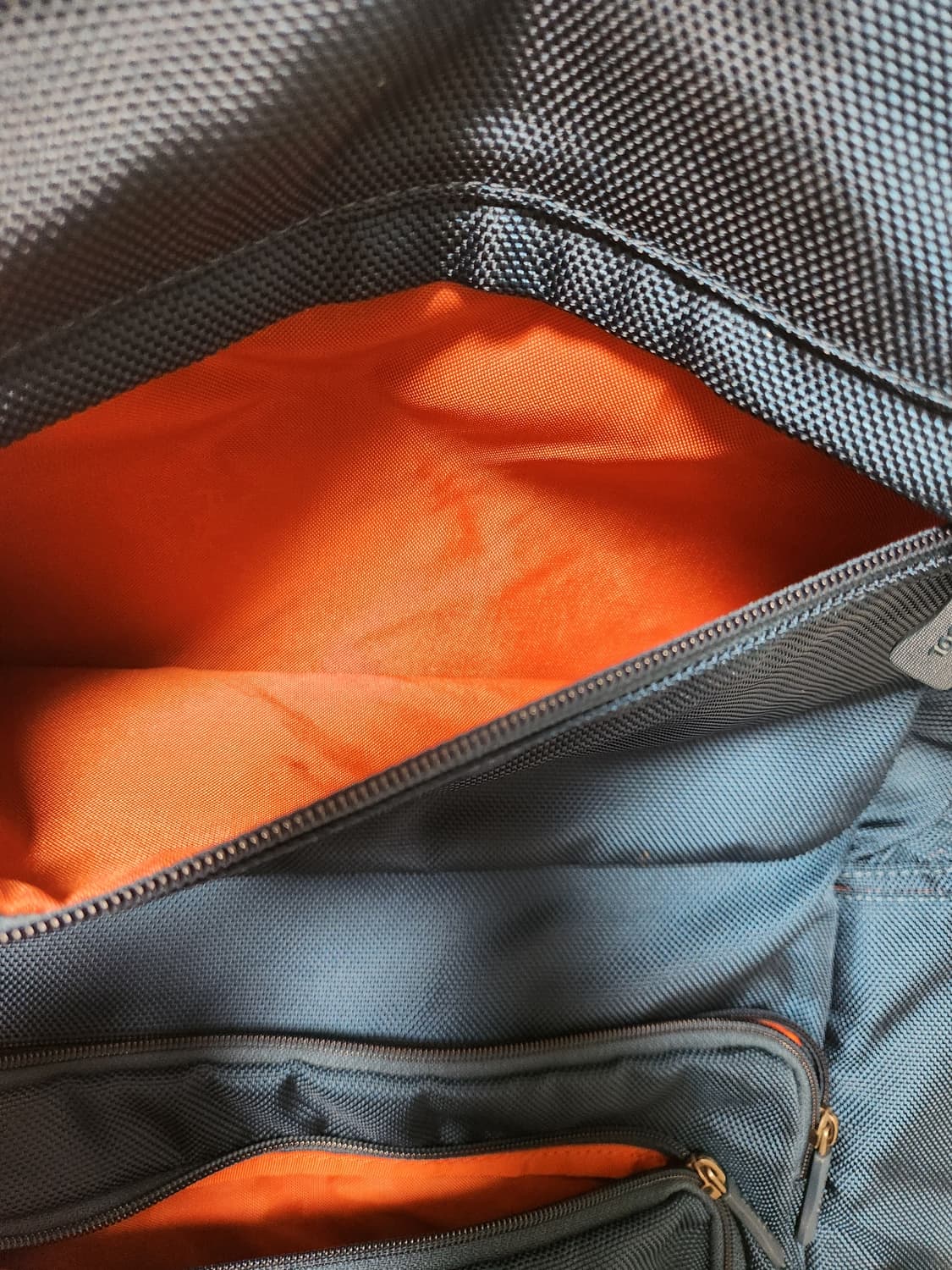 새상품급)캉골 커버 백팩 1038 (사파이어)

캐주얼가방/백팩/노트북수 상품이미지10