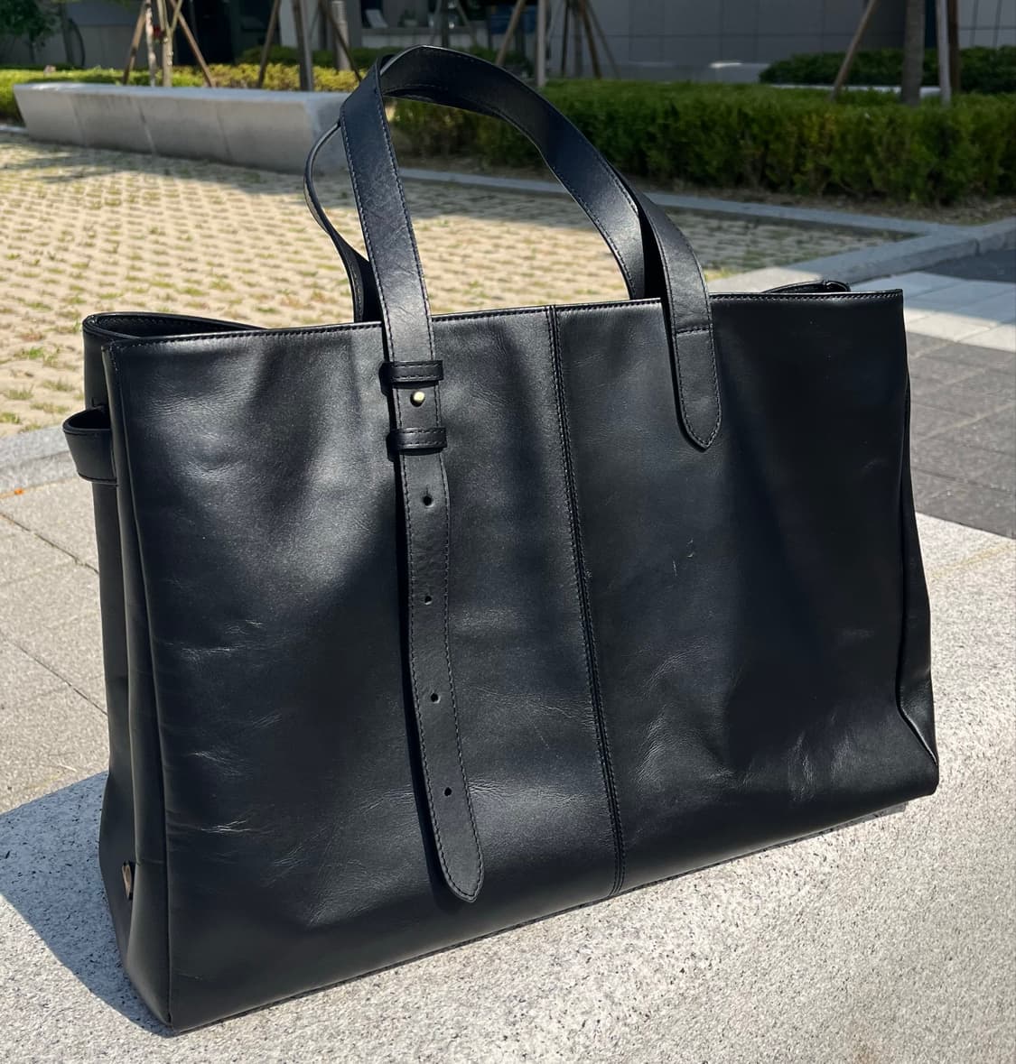 셔터 MONTANA LEATHER TOTE BAG (BLACK) 상품이미지1