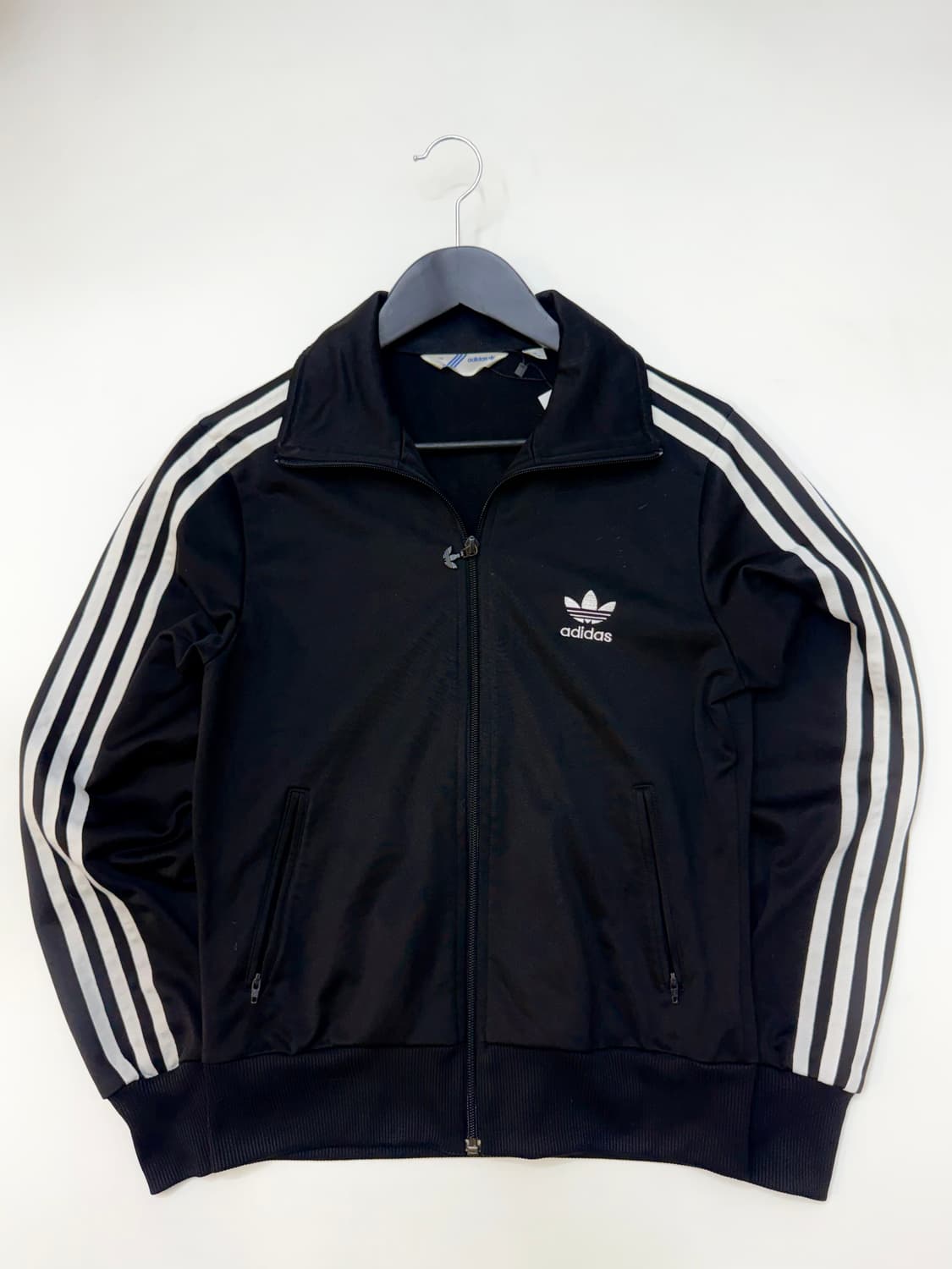 Adidas 아디다스 오리지널스 블랙컬러 후면 빅로고 트랙탑 자켓 상품이미지1