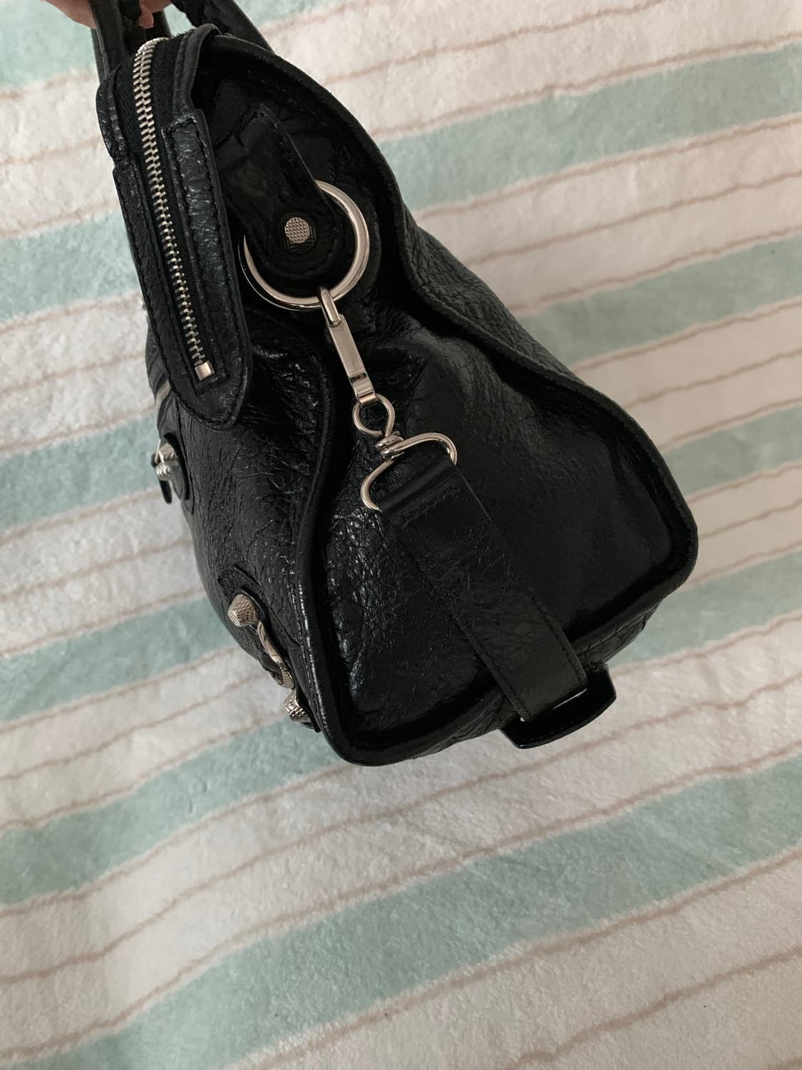 발렌시아가 시티백 미듐 블랙 은장 상품이미지3