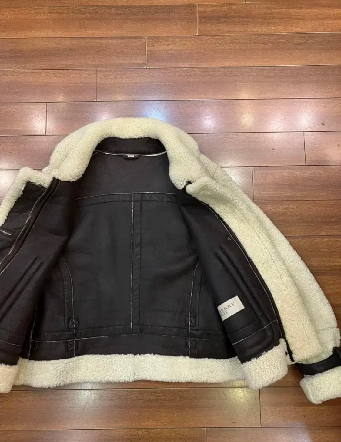 버버리브릿 무스탕 상품이미지4