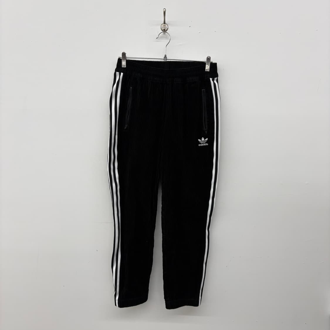 아디다스 삼선 코듀로이 블랙 트레이닝 바지 30 상품이미지1