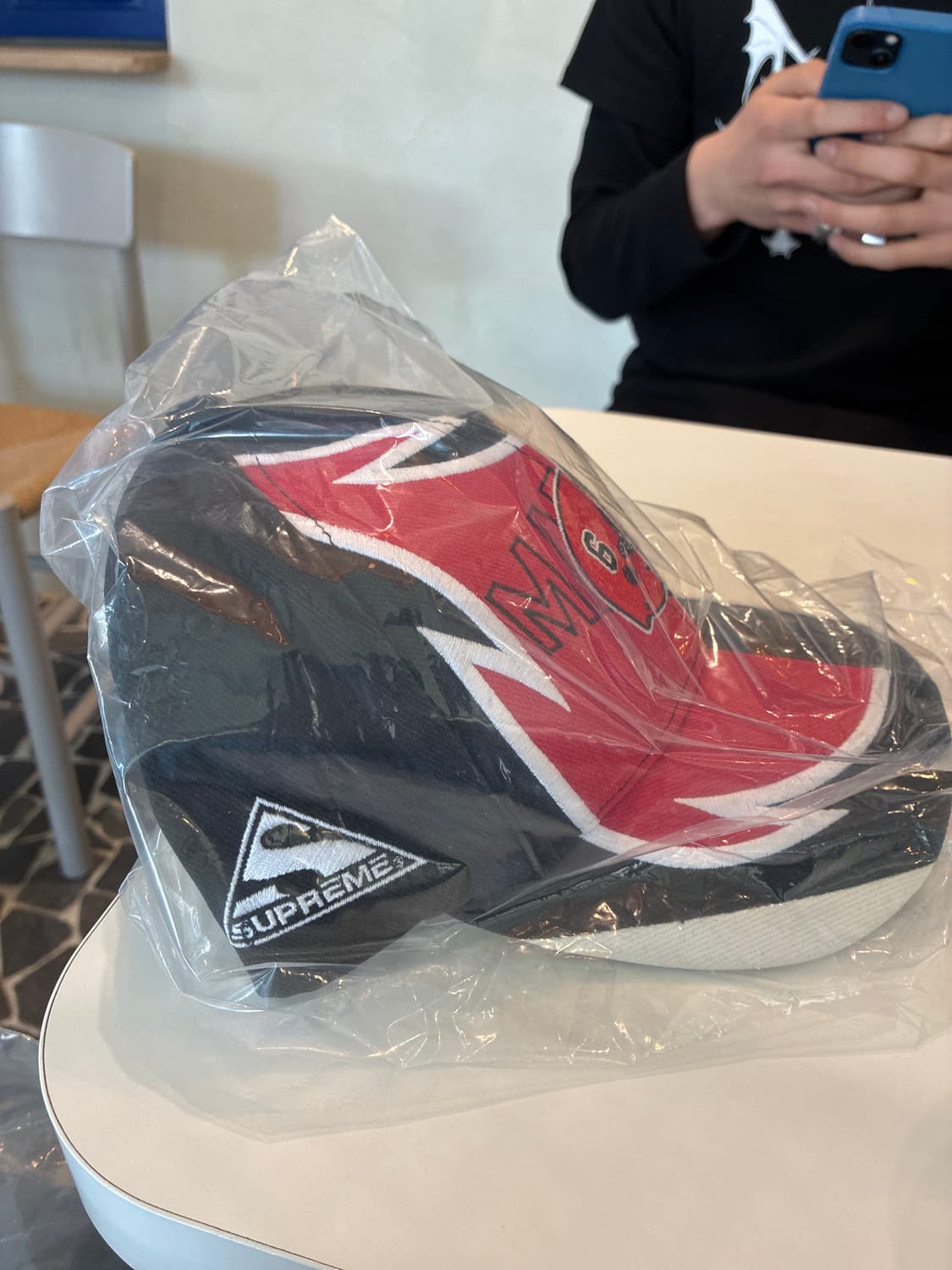 슈프림 x MM6 메종 마르지엘라 스플릿 6-패널 블랙 - 26SS 상품이미지3