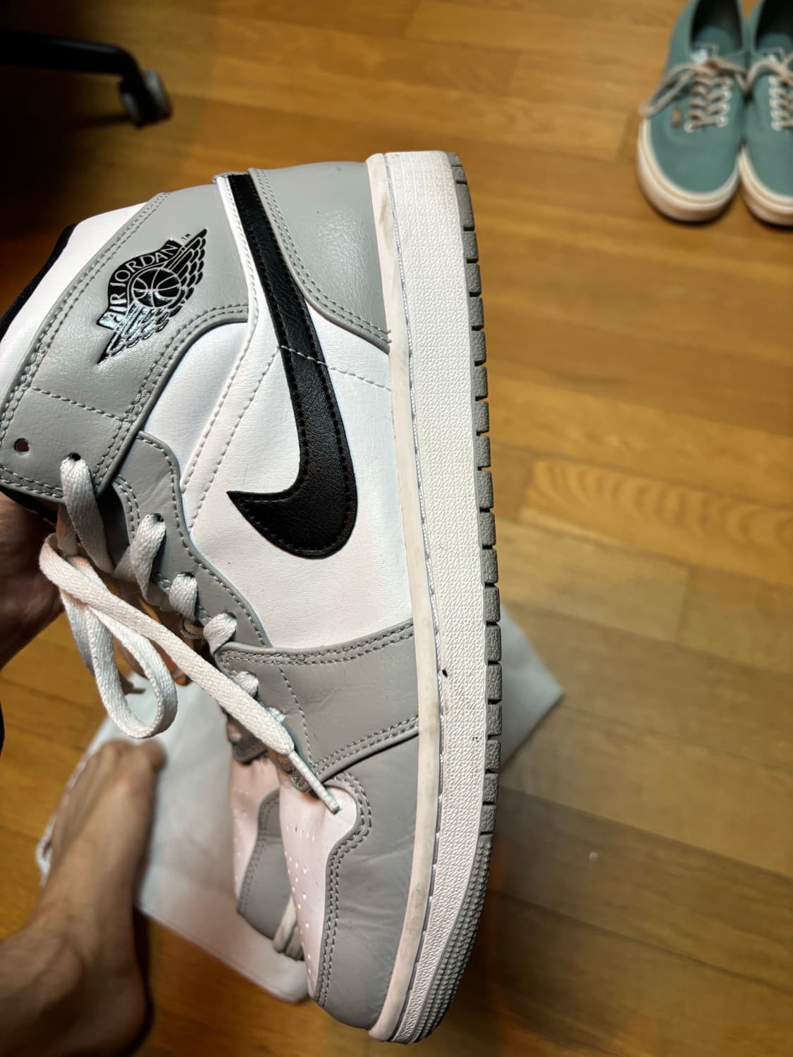 조던 1 미드 그레이 270 상품이미지2