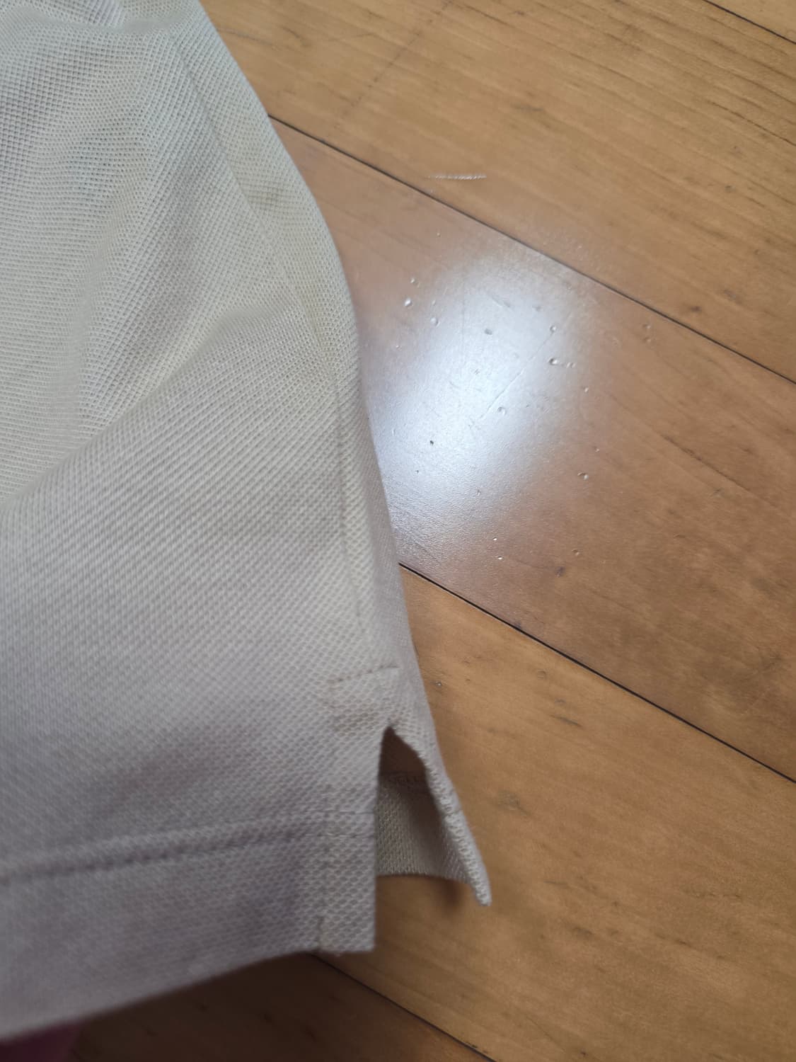 루이비통 남성 베이지 반팔 카라티 저렴히드려요 상품이미지6