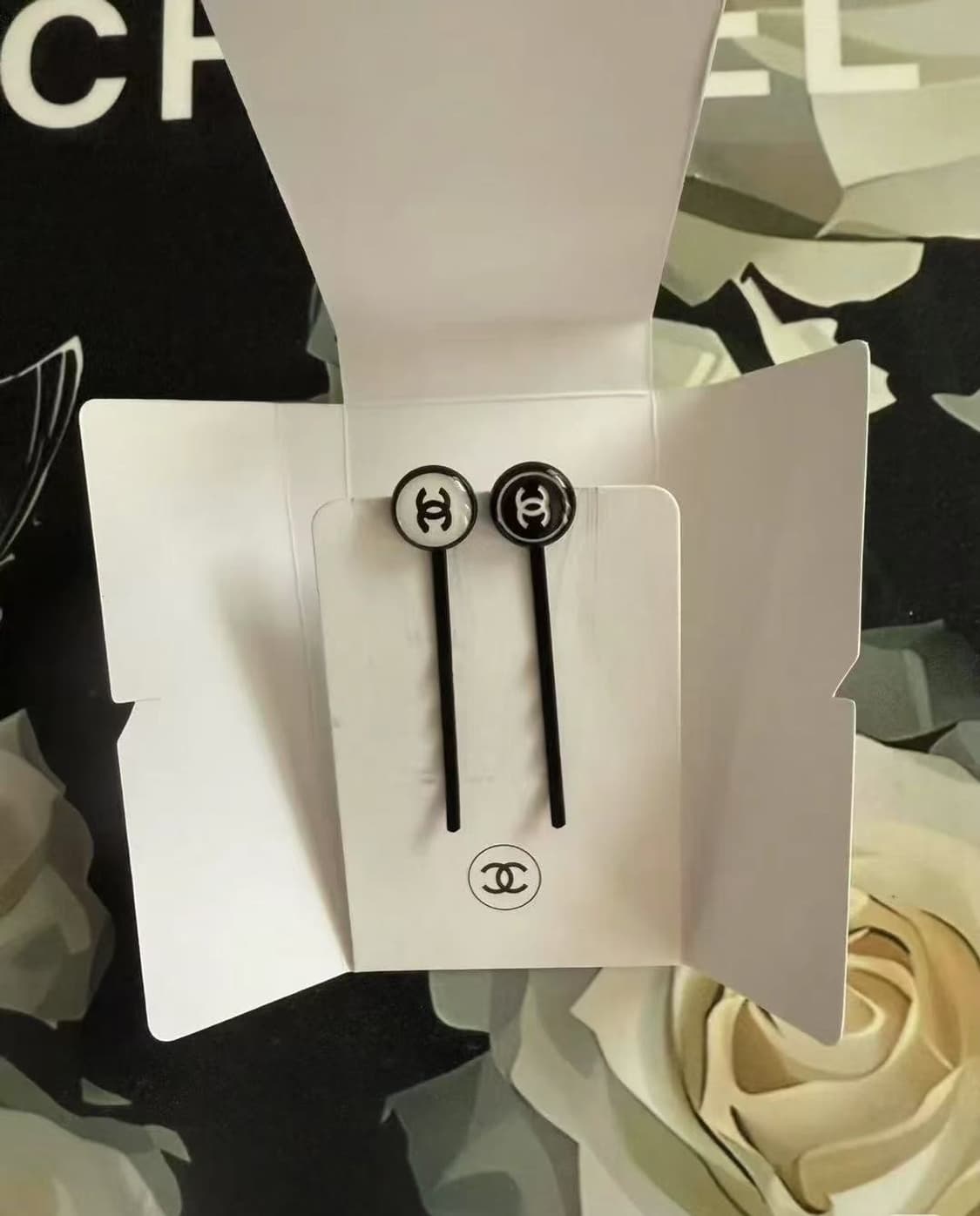샤넬 뷰티 로고 헤어핀 2종  상품이미지3