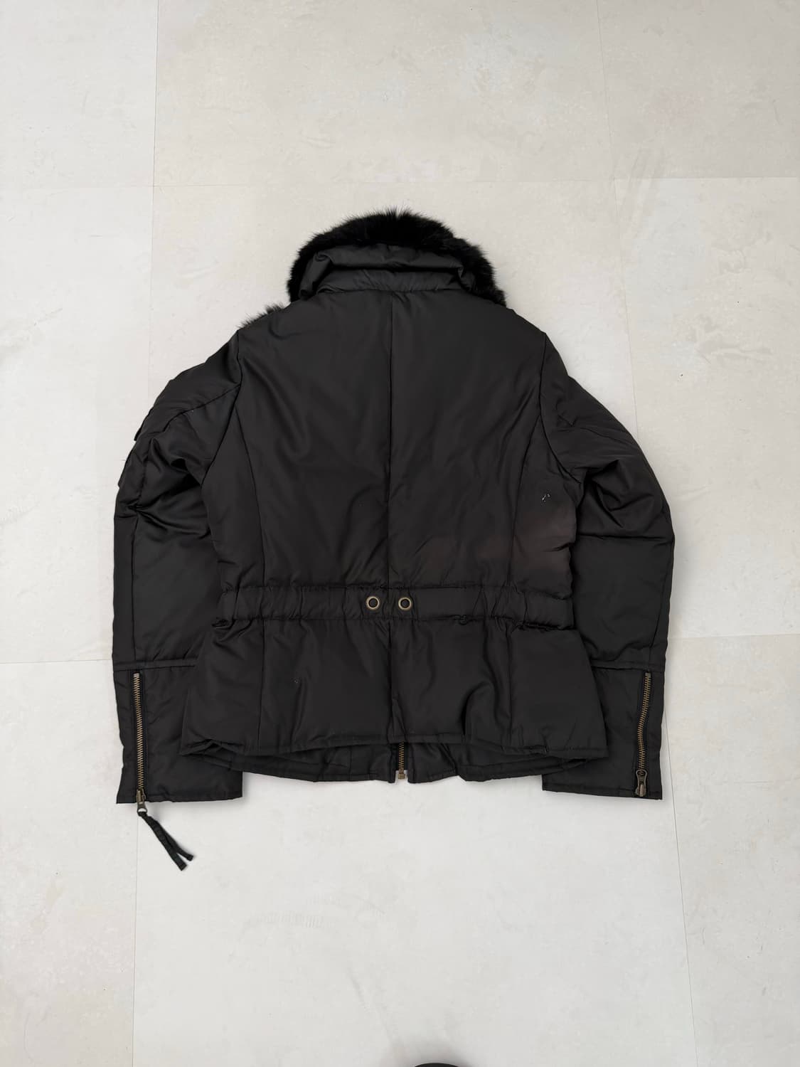 블랙 퍼 금장 벨트 다운 패딩   상품이미지5