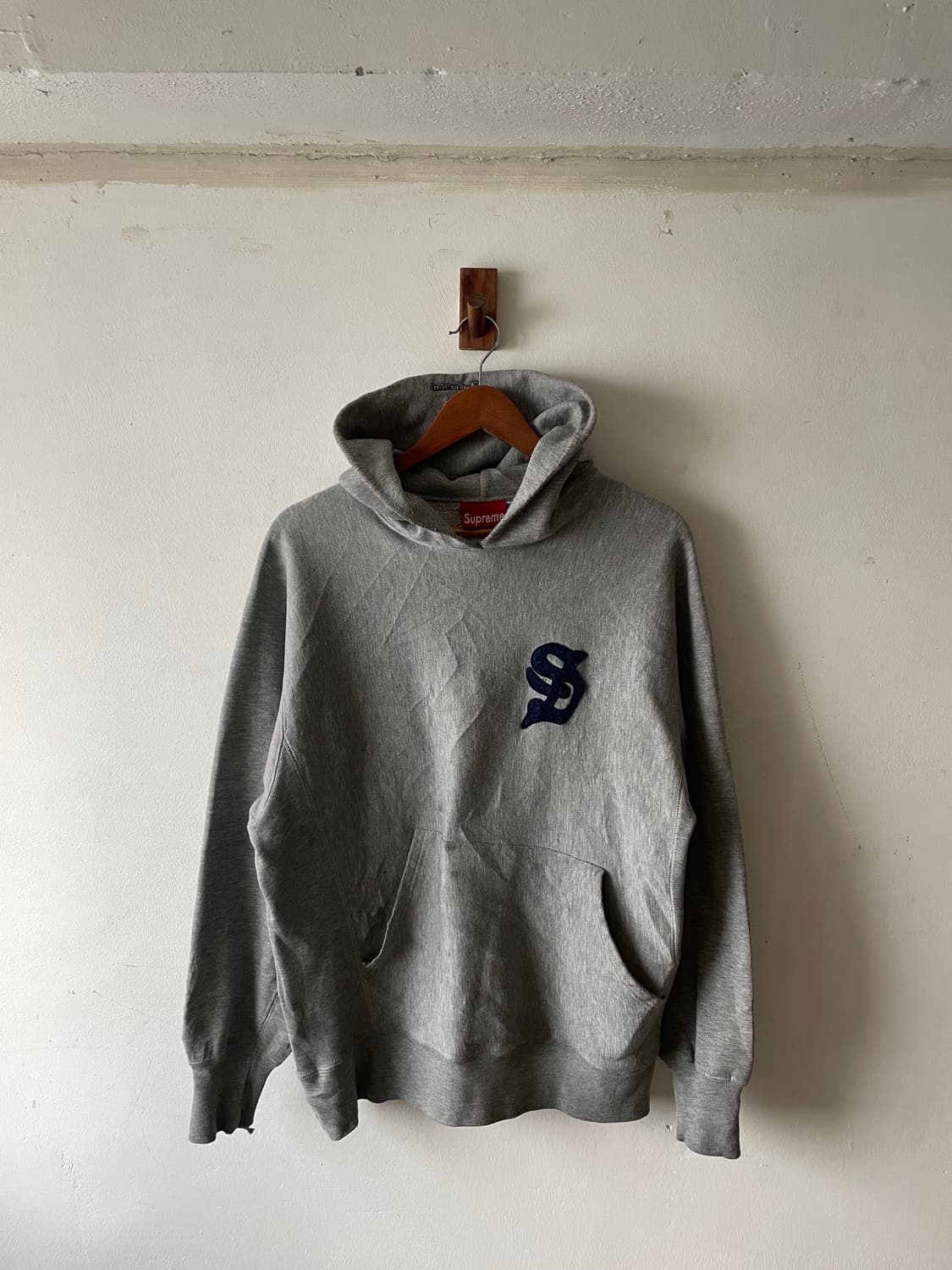 90s USA Vintage Supreme Gothic S Logo 후디 상품이미지1