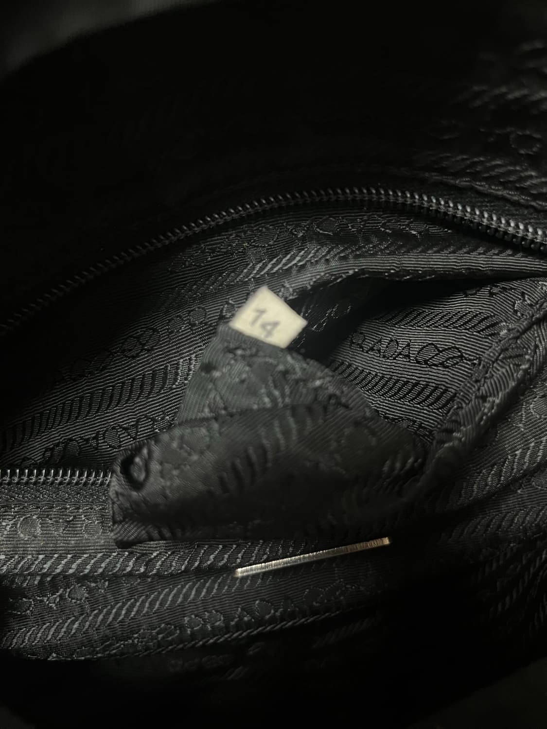 프라다 블랙 나일론 레더 우산꽂이 백팩 정품 상품이미지5