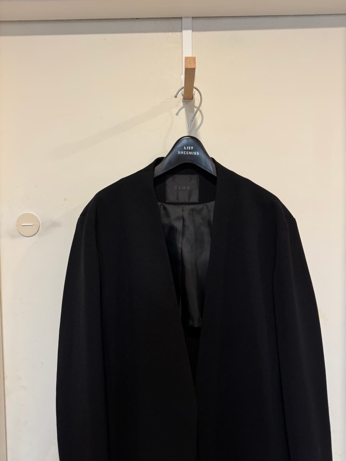 타임옴므 노카라 블랙 자켓  상품이미지3