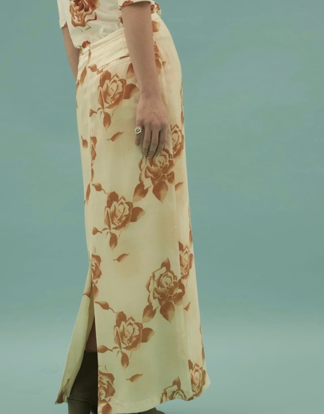 티크 ROSE SILK LONG SKIRT 상품이미지1