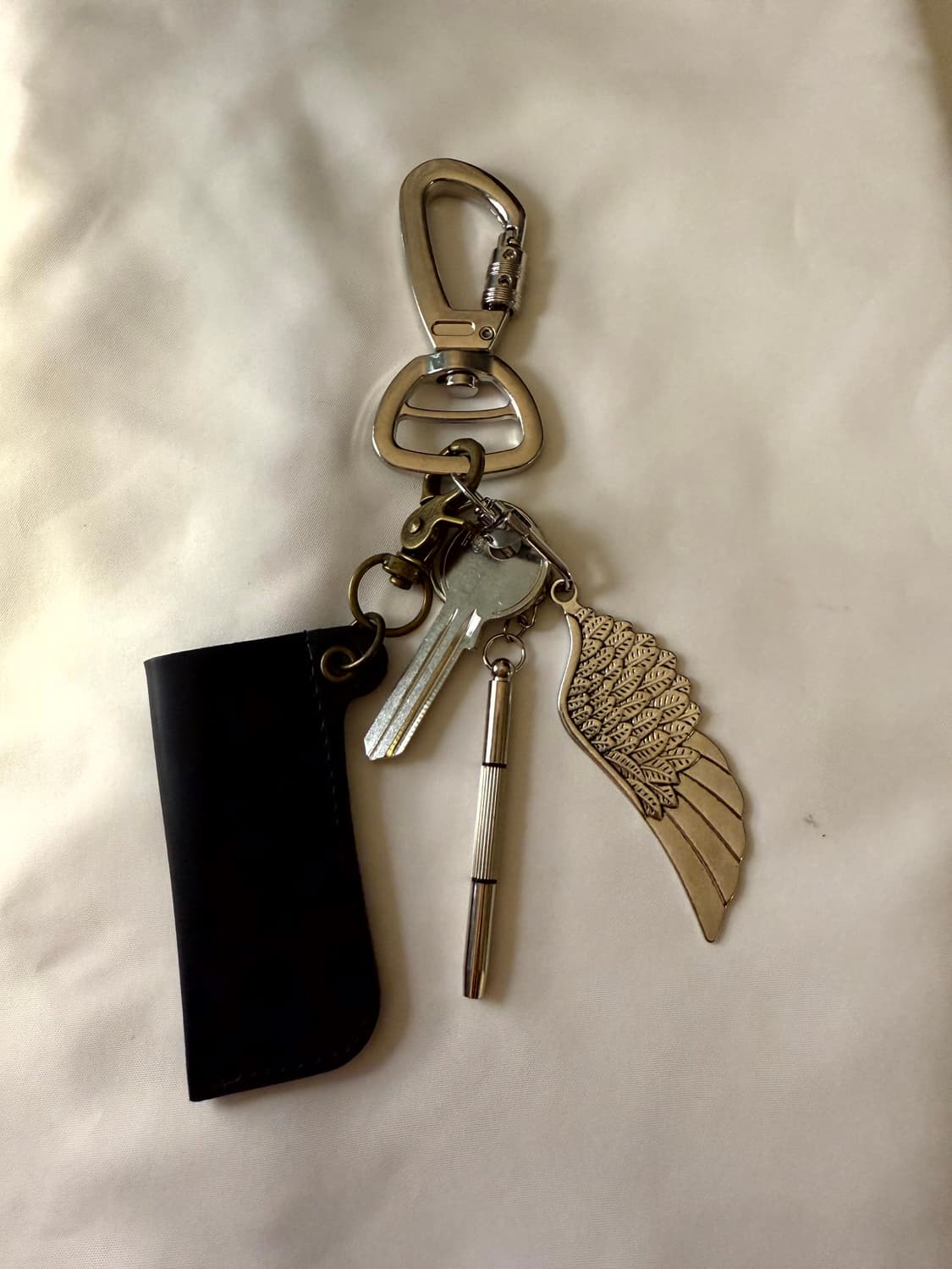 윙 포인트 가죽 립밤 키링 카라비너 스트릿 무드 새상품 상품이미지1