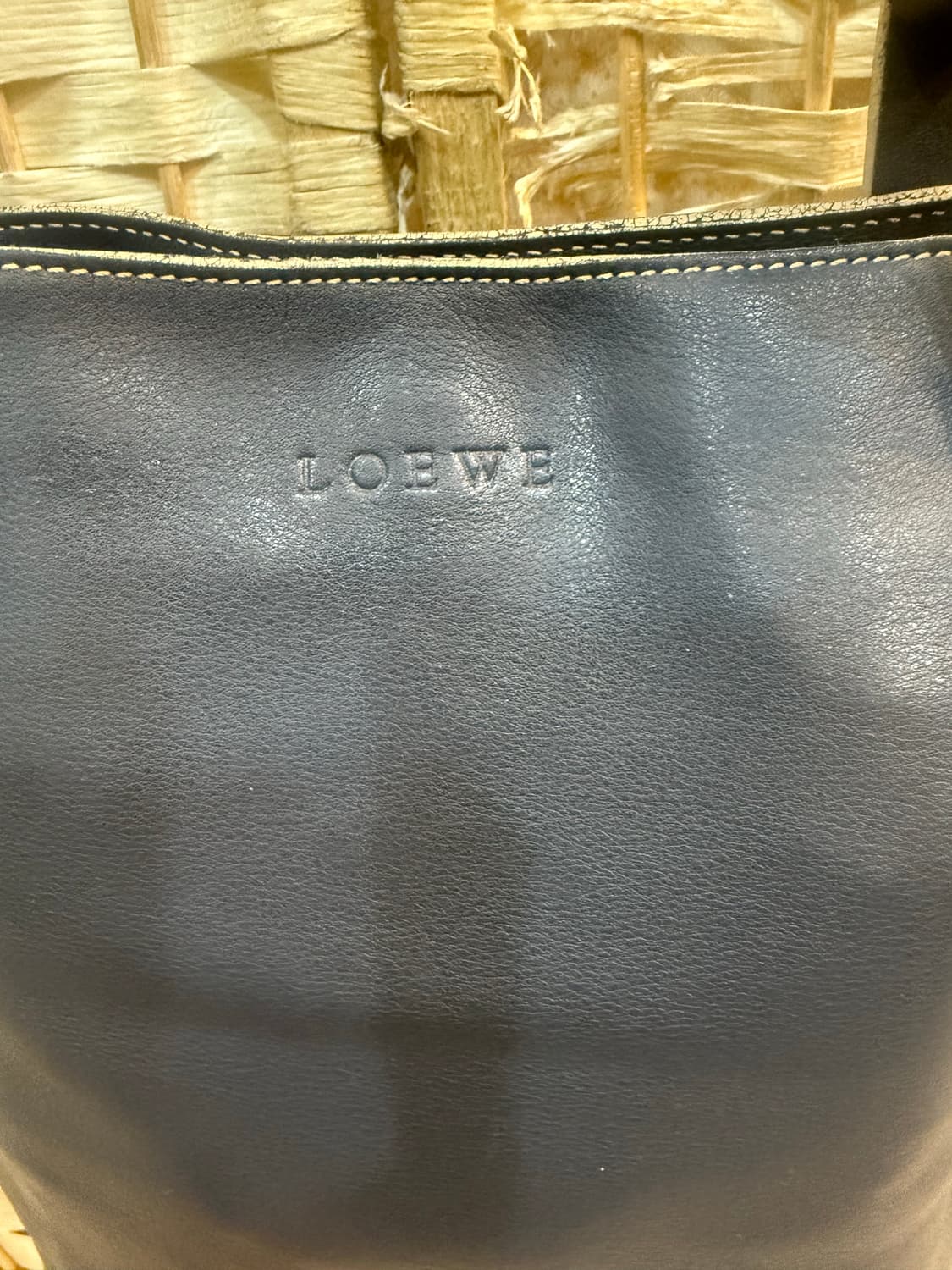 정품 로에베 쇼퍼백 팝니다 상품이미지2