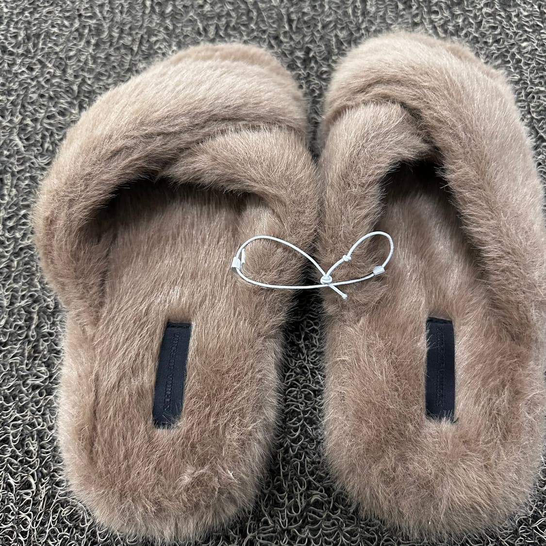 [새상품] VOV 보브 여성 퍼 실내화 슬리퍼 235-240 상품이미지3