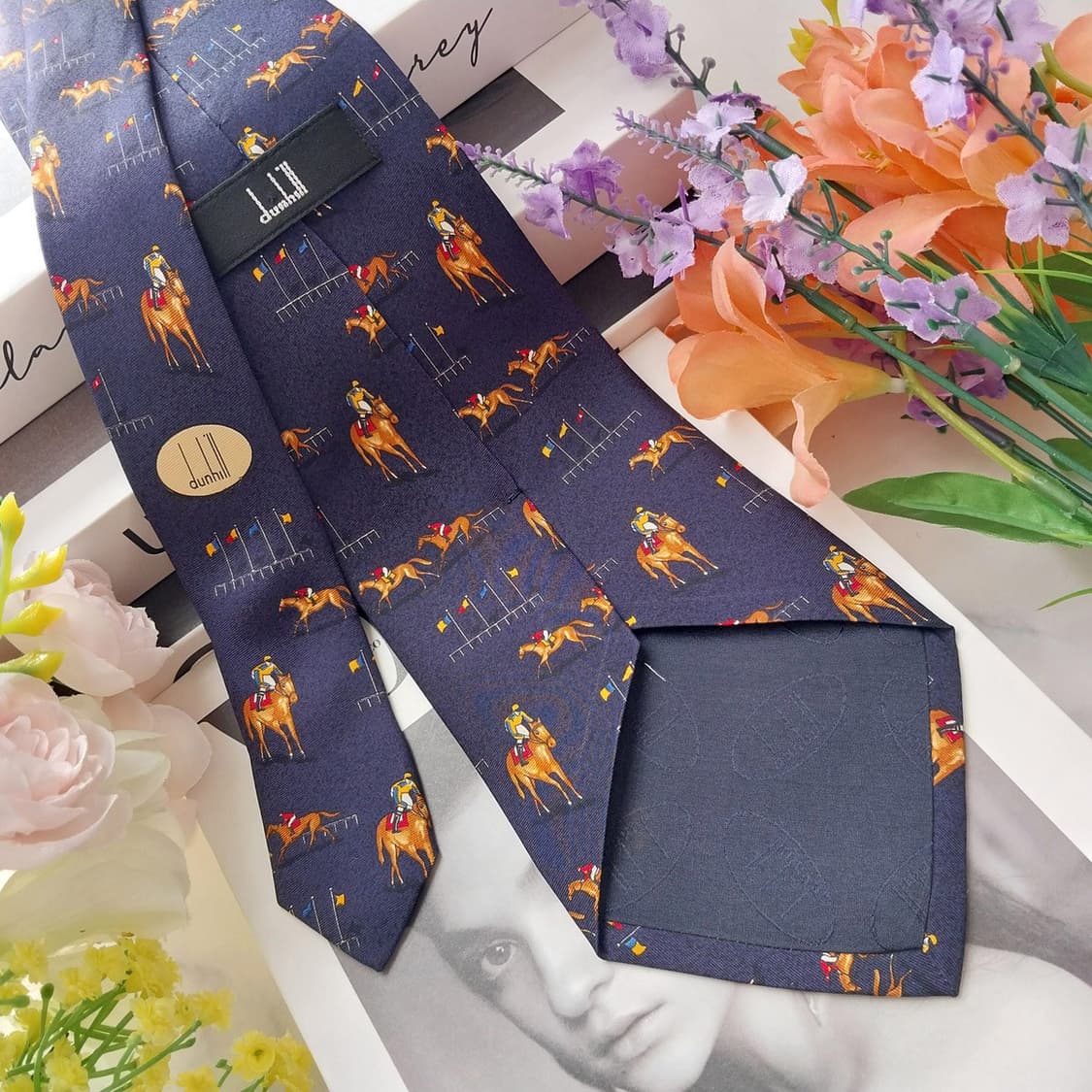 던힐 실크 네이비 승마 모티브 넥타이 9.7cm A+등급 K1305
 상품이미지4