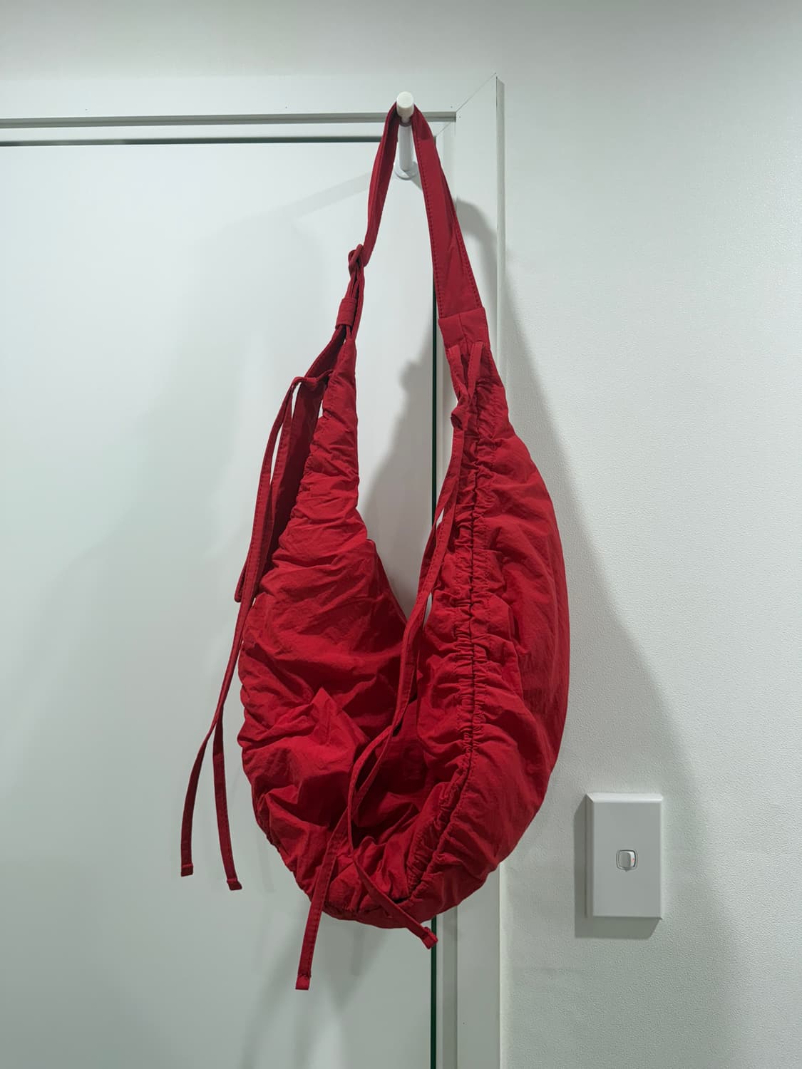 COS 캐노피 미니 크로스바디 백  레드 상품이미지2