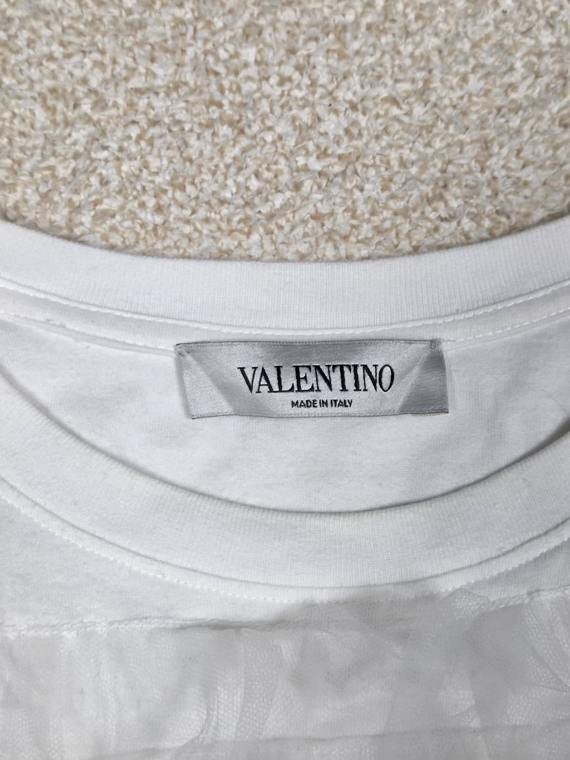 [발렌티노] 브이로고 튤 오버레이 크루넥 반팔 티셔츠 | S00126 상품이미지3