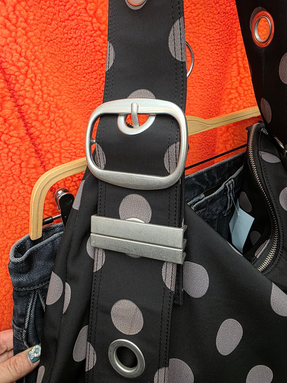 베이컨트 아카이브 VACANT ARCHIVE 벨라 와이드 스트랩 호보백 상품이미지3