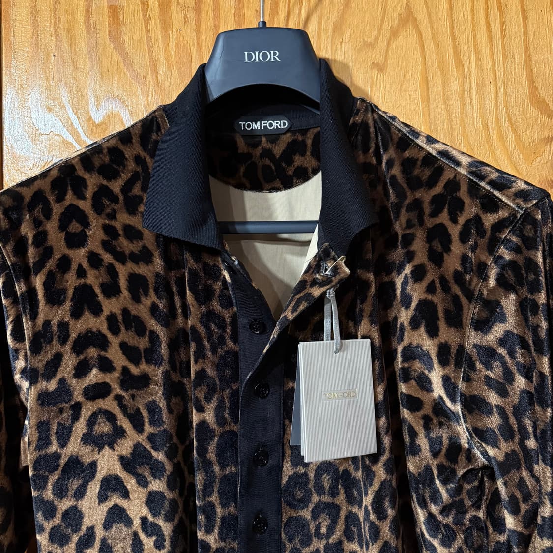 톰포드 24 S/S 레오파드 헨리넥 셔츠 새상품 판매 합니다. 상품이미지3