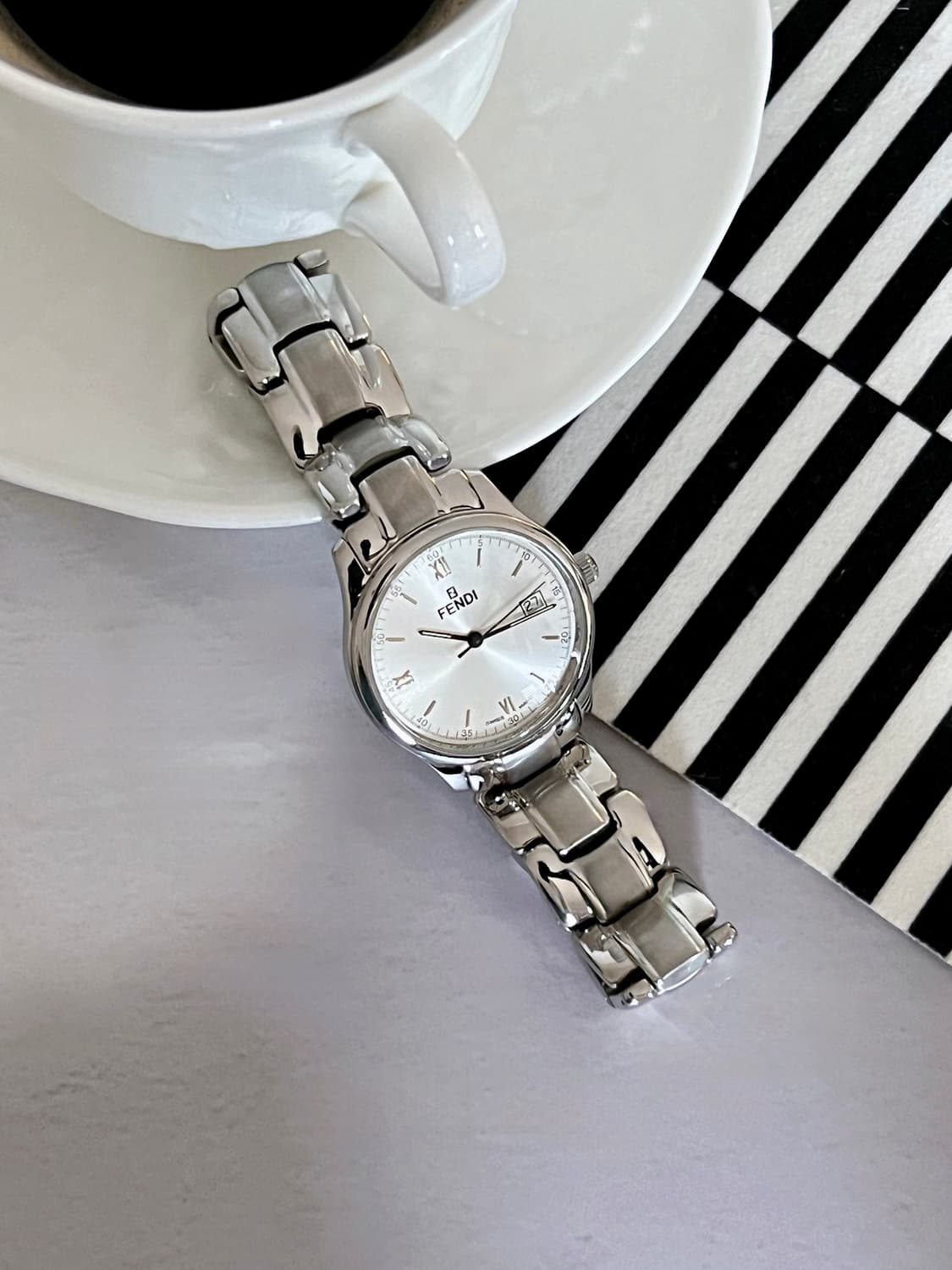 FENDI 실버 라운드 다이얼 펜디 남성 시계  상품이미지9
