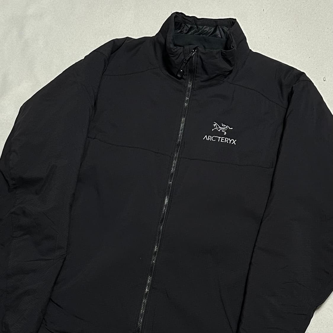 S 아크테릭스 블랙 나일론 점퍼 상품이미지1