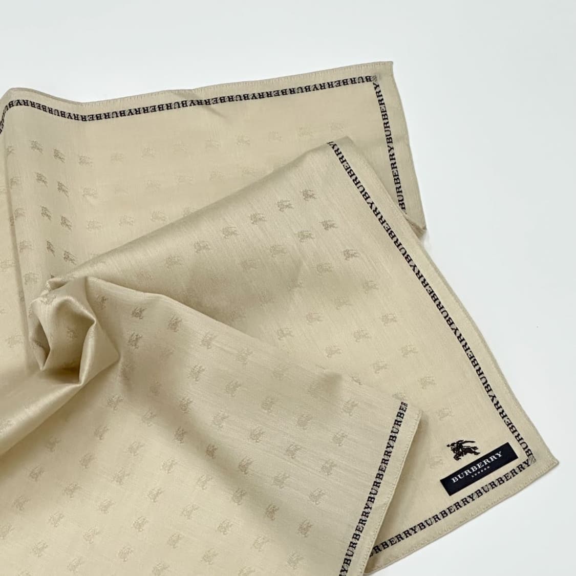 (새상품) burberry/ 버버리 쁘띠스카프 손수건 상품이미지1