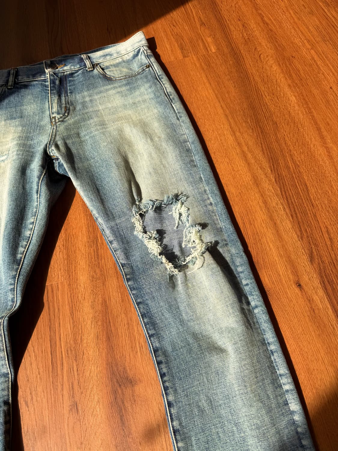 생로랑 17SS 데미지 데님 팬츠 상품이미지4