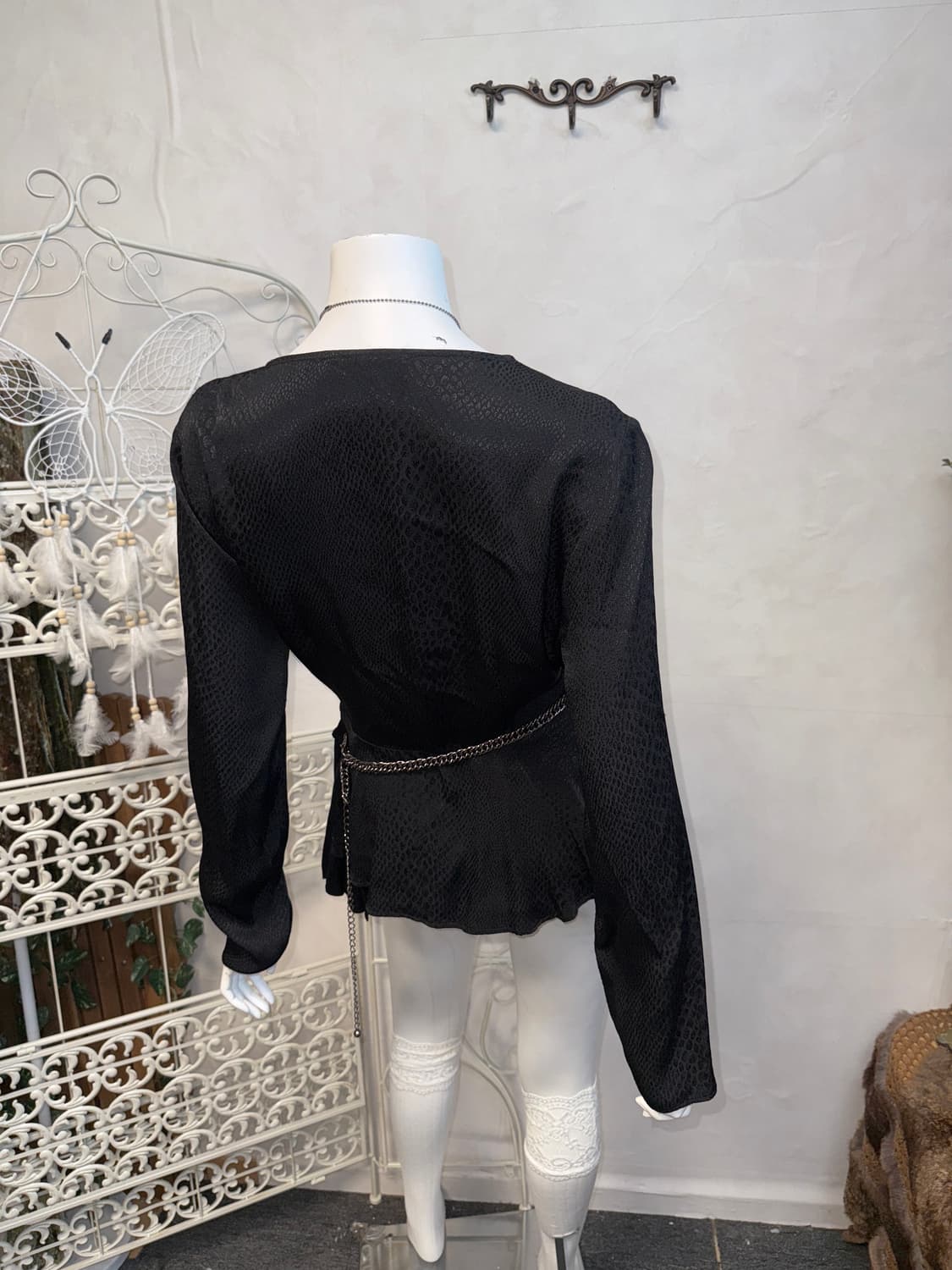 Black python satin ruffle wrap blouse 상품이미지2