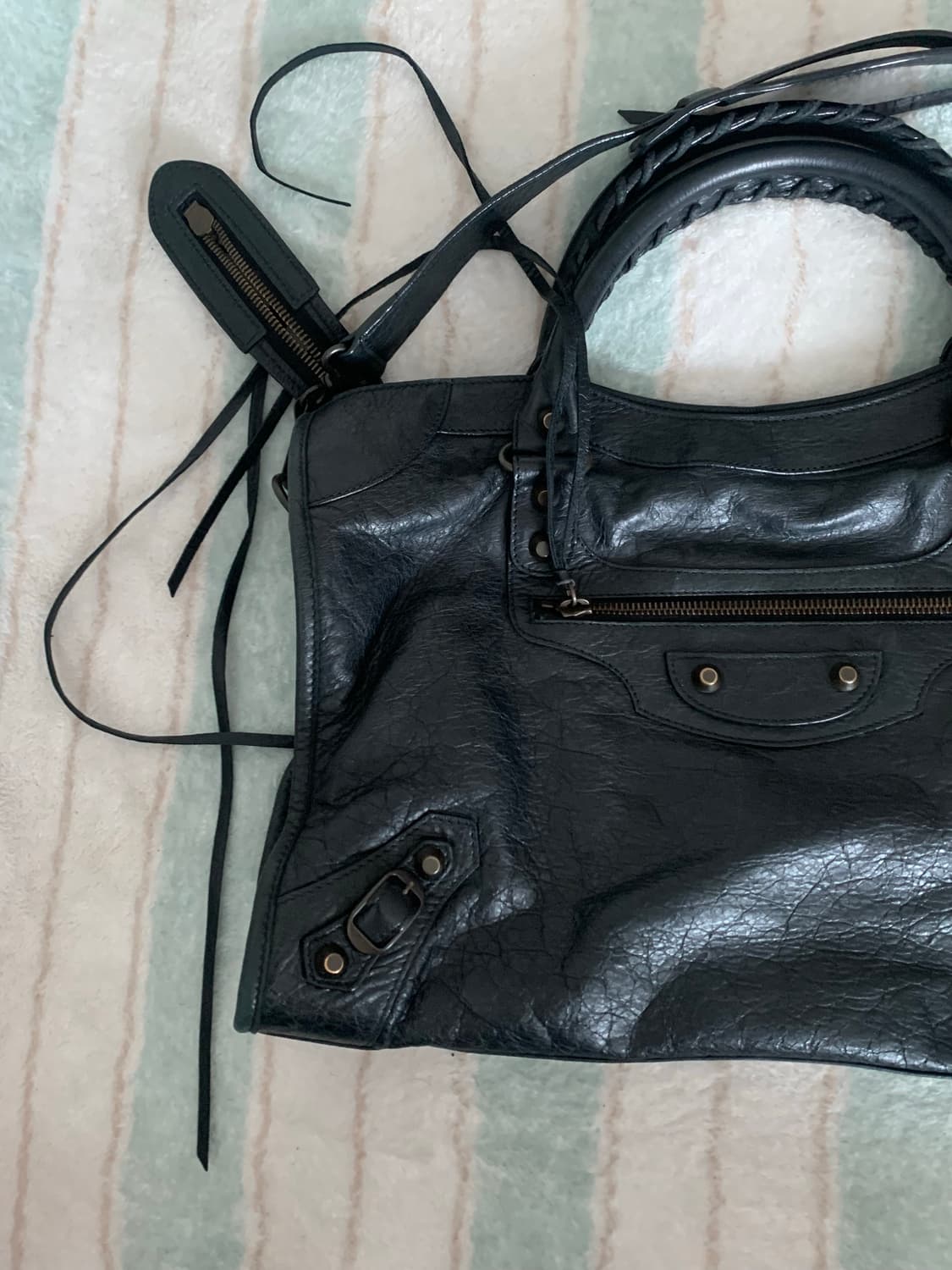 발렌시아가 시티백 모터백 미듐 정품 블랙  상품이미지4