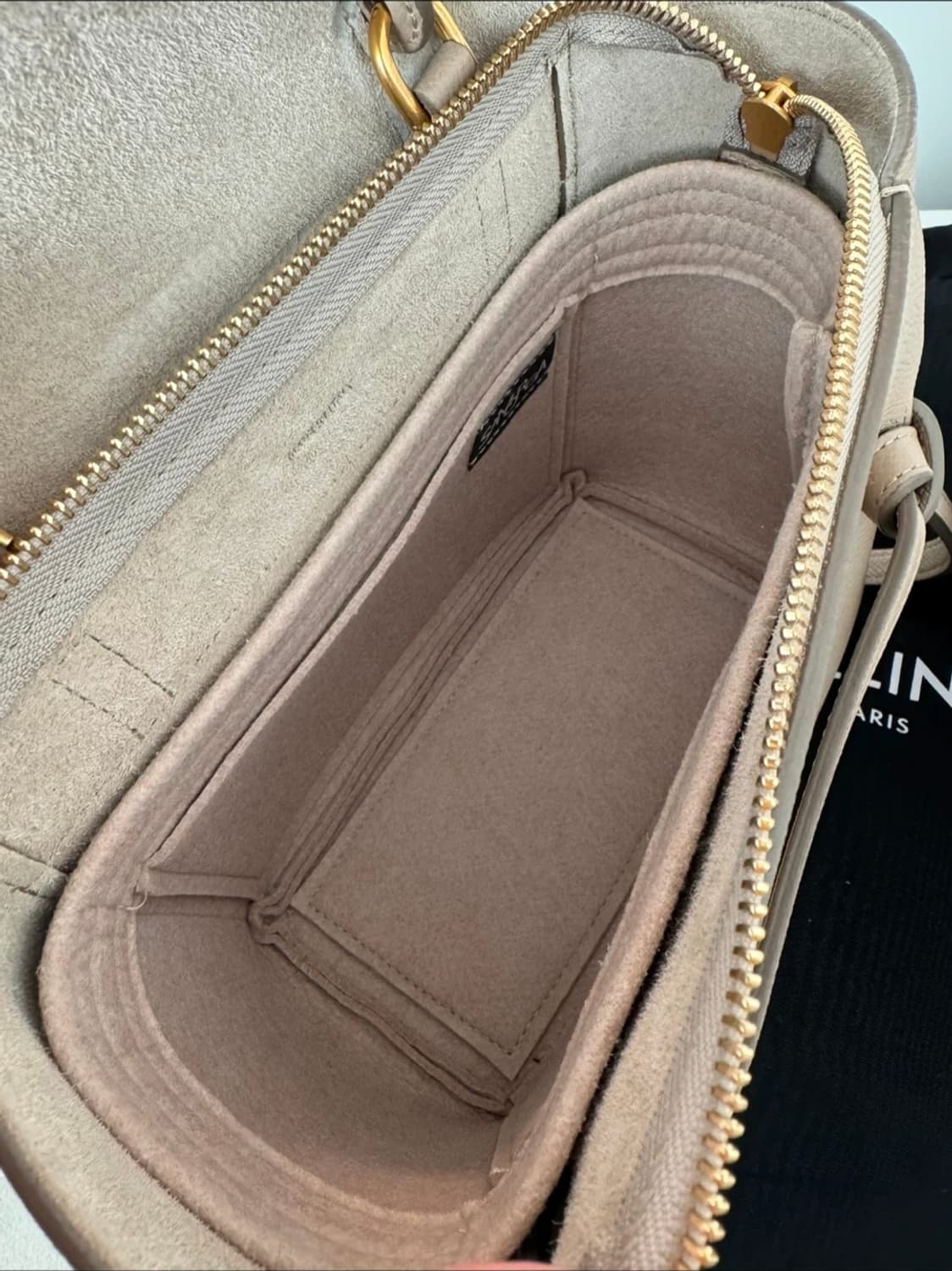 셀린느 벨트백 나노 라이트토프 상품이미지4