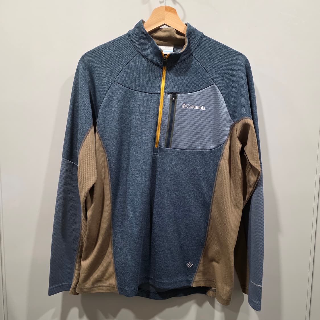 컬럼비아 기능성 하프 집업 배색 티셔츠 상품이미지1