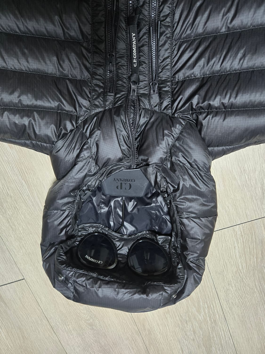 CP컴퍼니 D.D 쉘 고글 다운 자켓 블랙 XL 상품이미지2