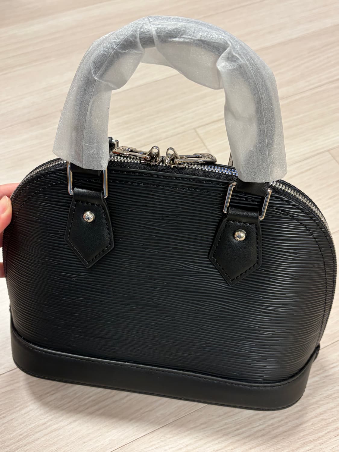 루이비통 나노알마 에삐블랙 상품이미지2