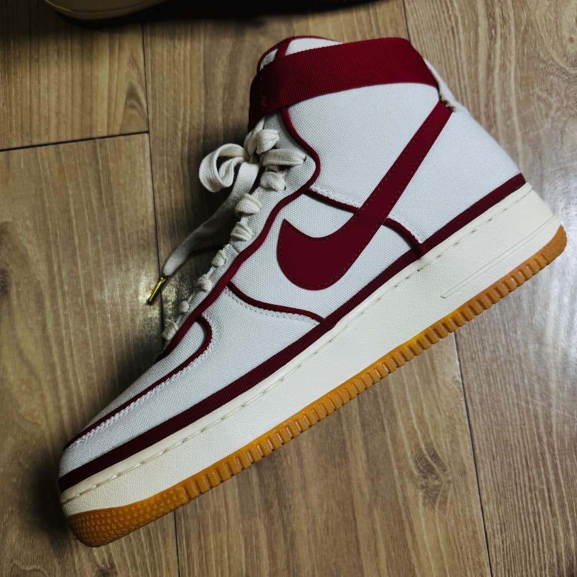 나이키 에어 포스 1 하이 '07 LV8 "세일" 블러드라인 레드 상품이미지3