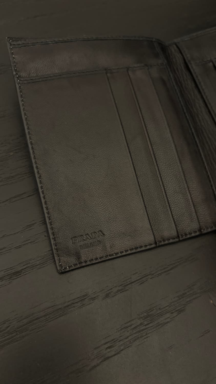 Prada Lizard Leather Wallet 상품이미지3