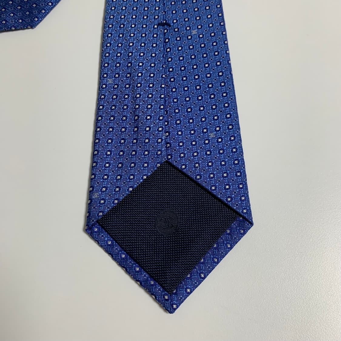 샤넬(CHANEL) 블루 패턴 실크 명품넥타이 최상급 A+ 8.5cm 상품이미지6
