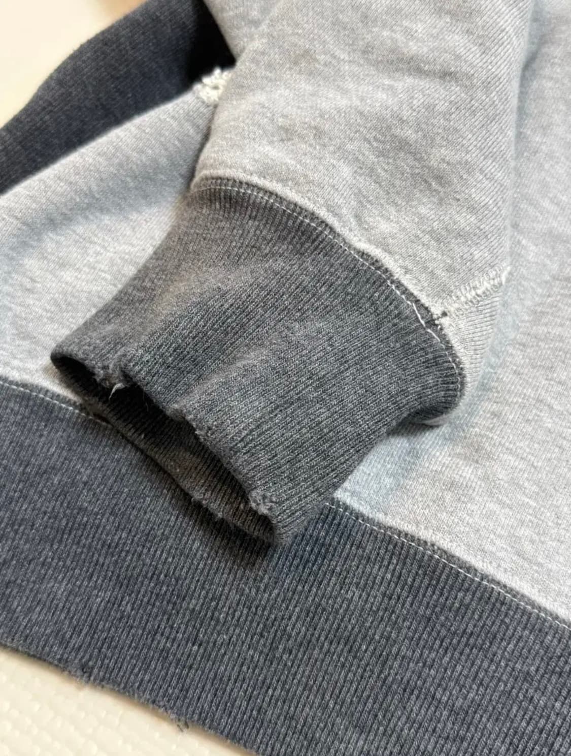 니들스 후드티 상품이미지4