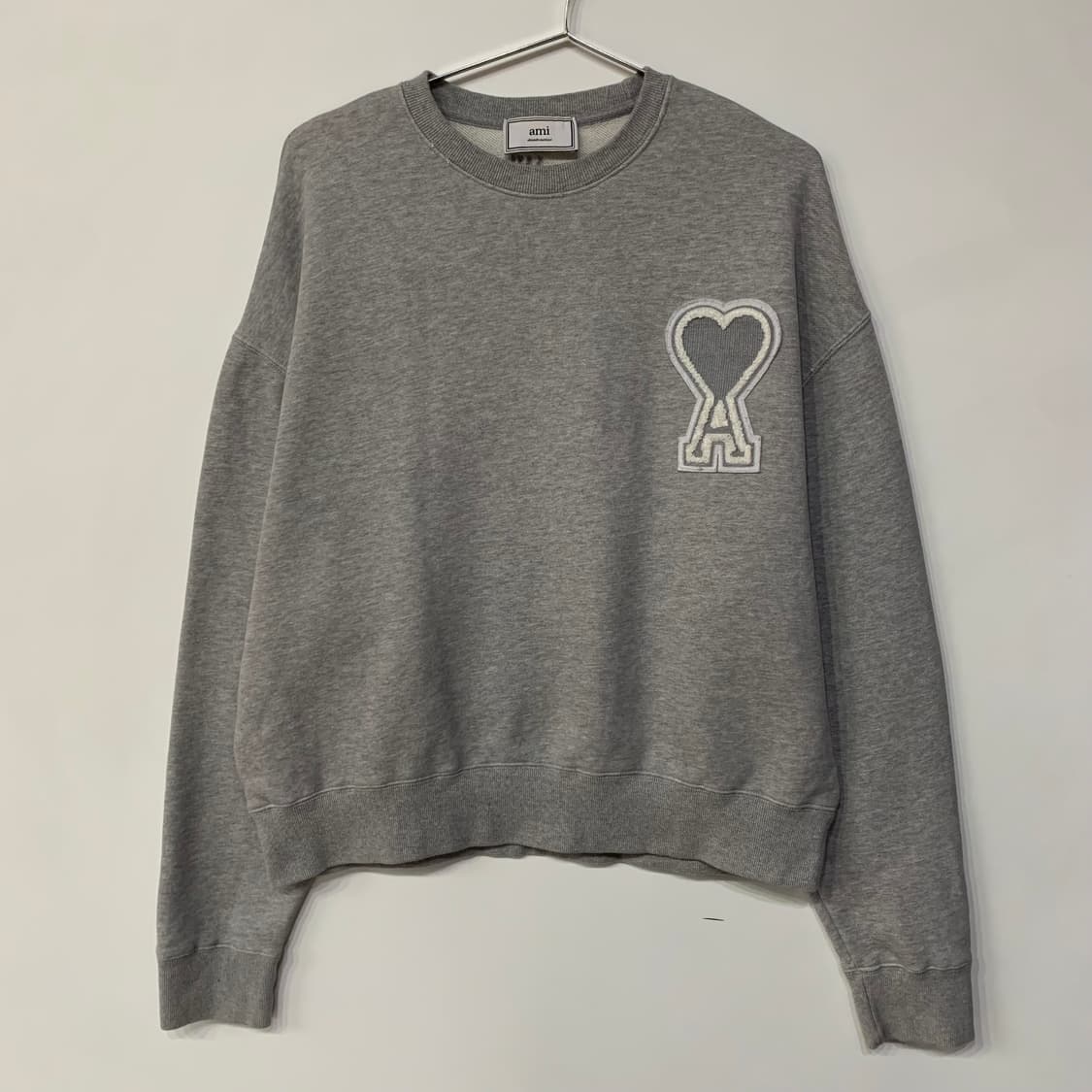 아미 하트 자수 맨투맨 상품이미지1