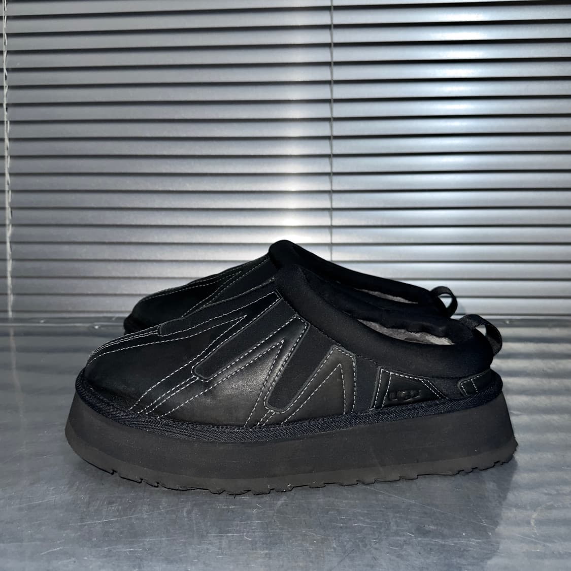 2000s 어그 타즈 선웨이브 가죽 플랫폼 슬리퍼 상품이미지4