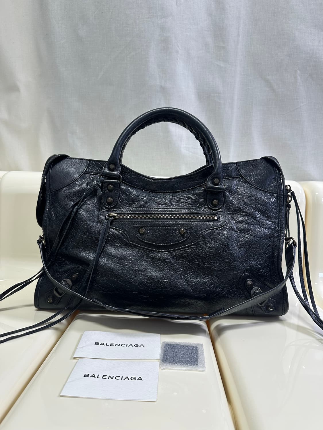 [A+ 정품] 발렌시아가 시티 모터백 미디움 블랙 상품이미지1