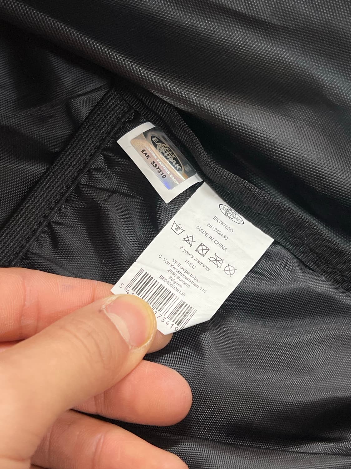 이스트팩 백팩 블랙 상품이미지3