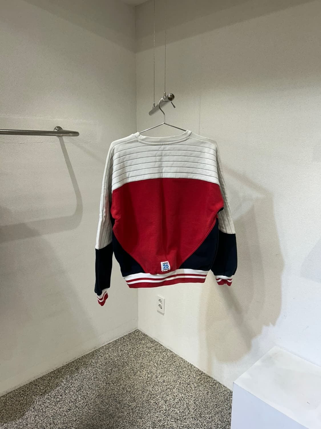 아디다스 니고 브락드 맨투맨 상품이미지2