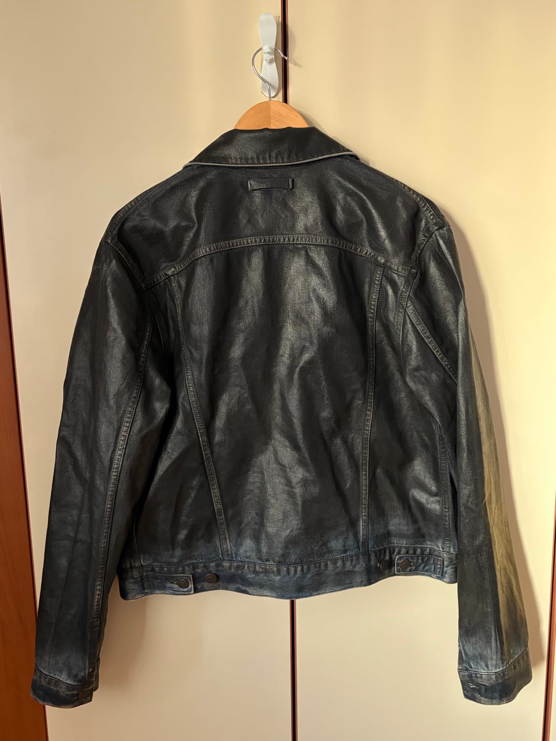 Acne Studios 코팅 데님 재킷 (SS26) 상품이미지6